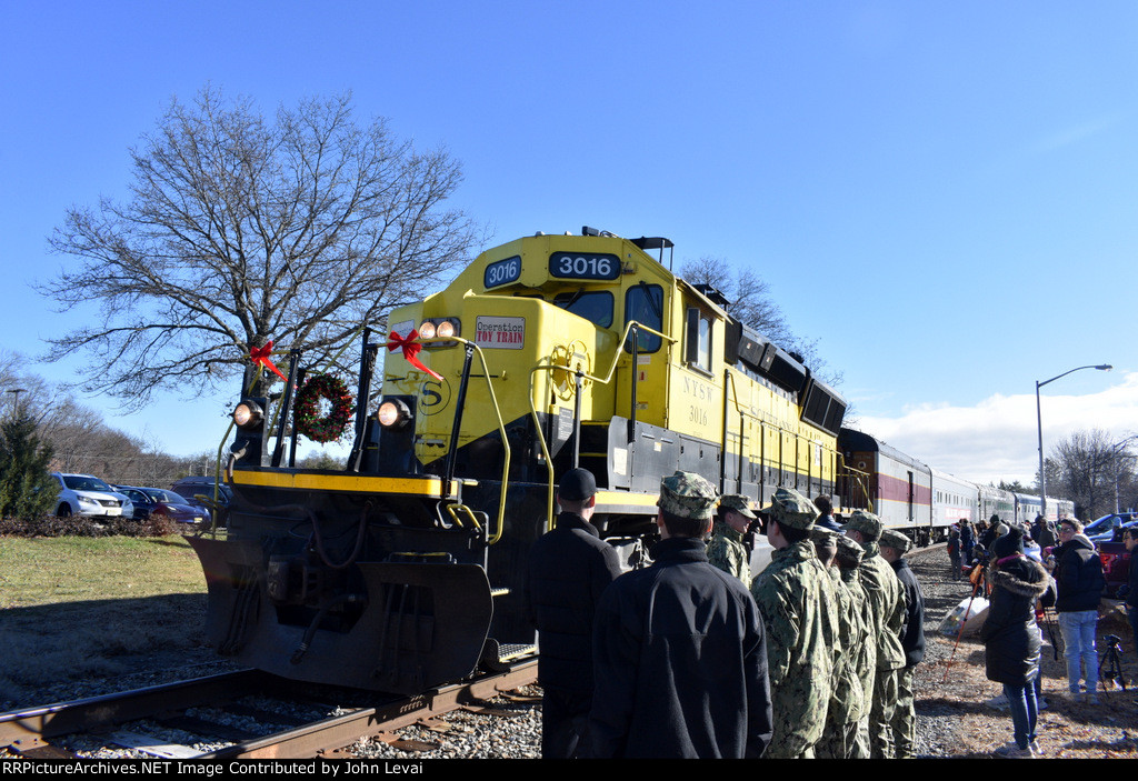 TFT train arriving into Wyckoff Station